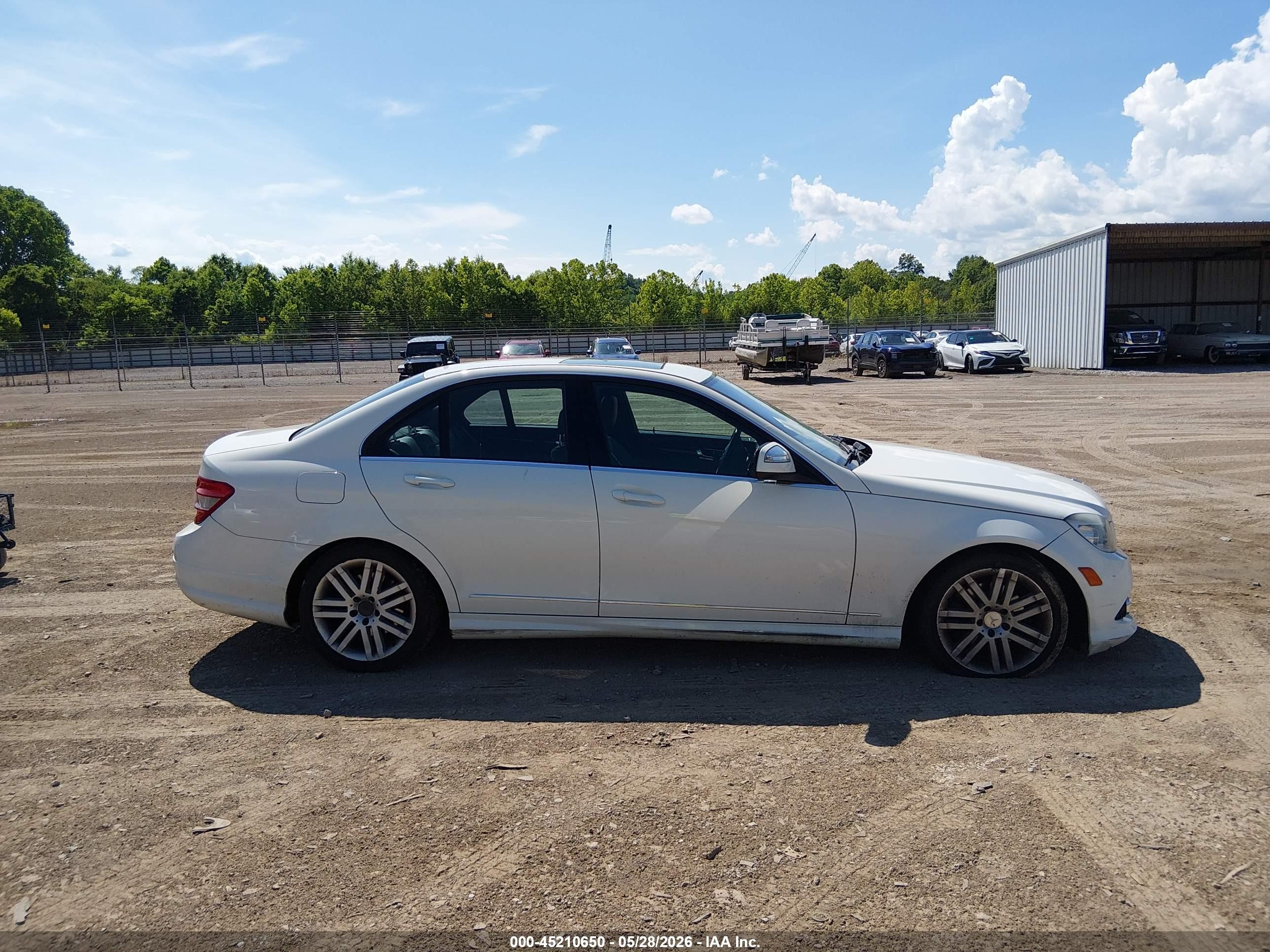 2009 Mercedes-benz C 300 Luxury/sport White vin: WDDGF54X99F234428