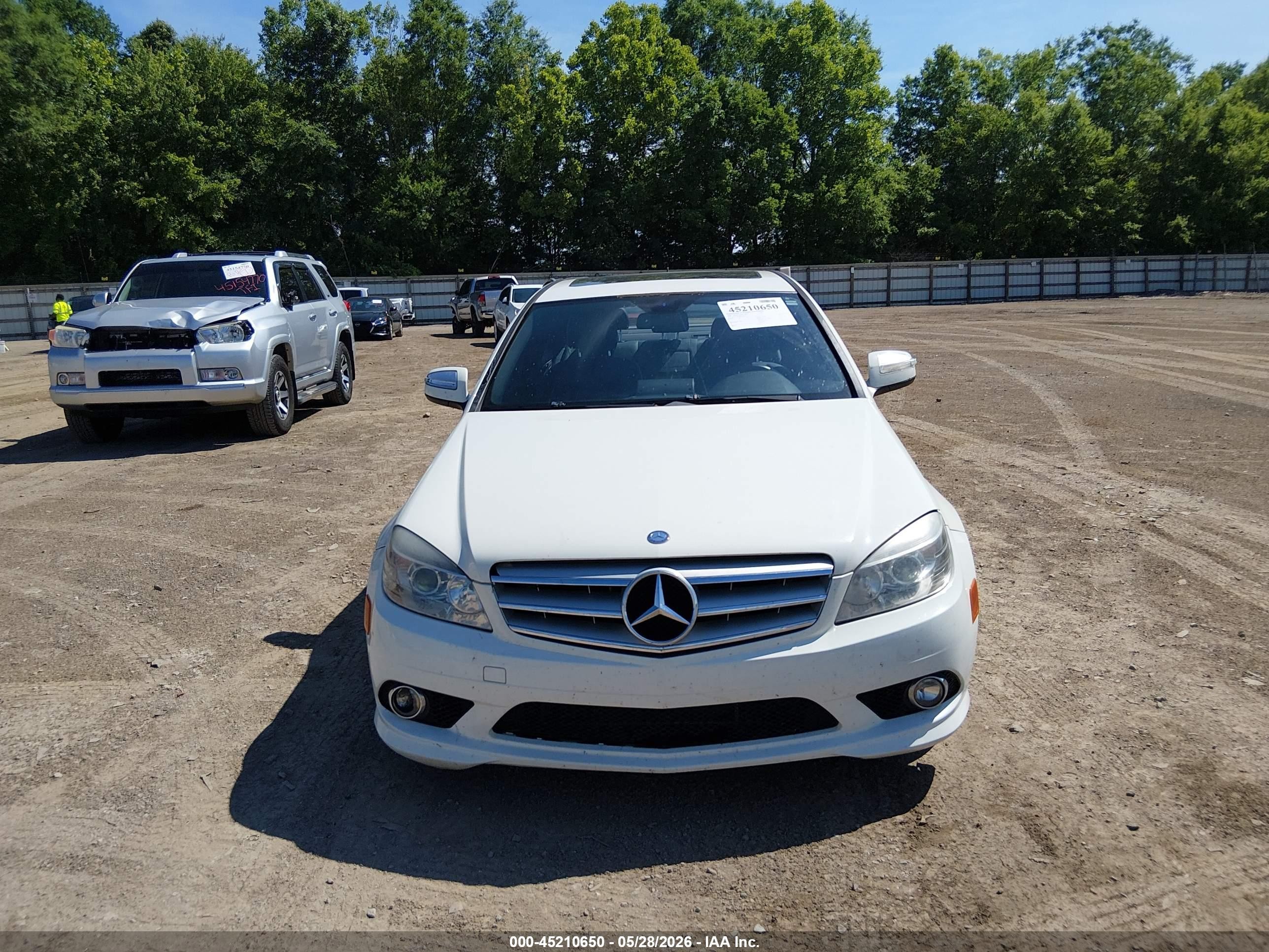 2009 Mercedes-benz C 300 Luxury/sport White vin: WDDGF54X99F234428