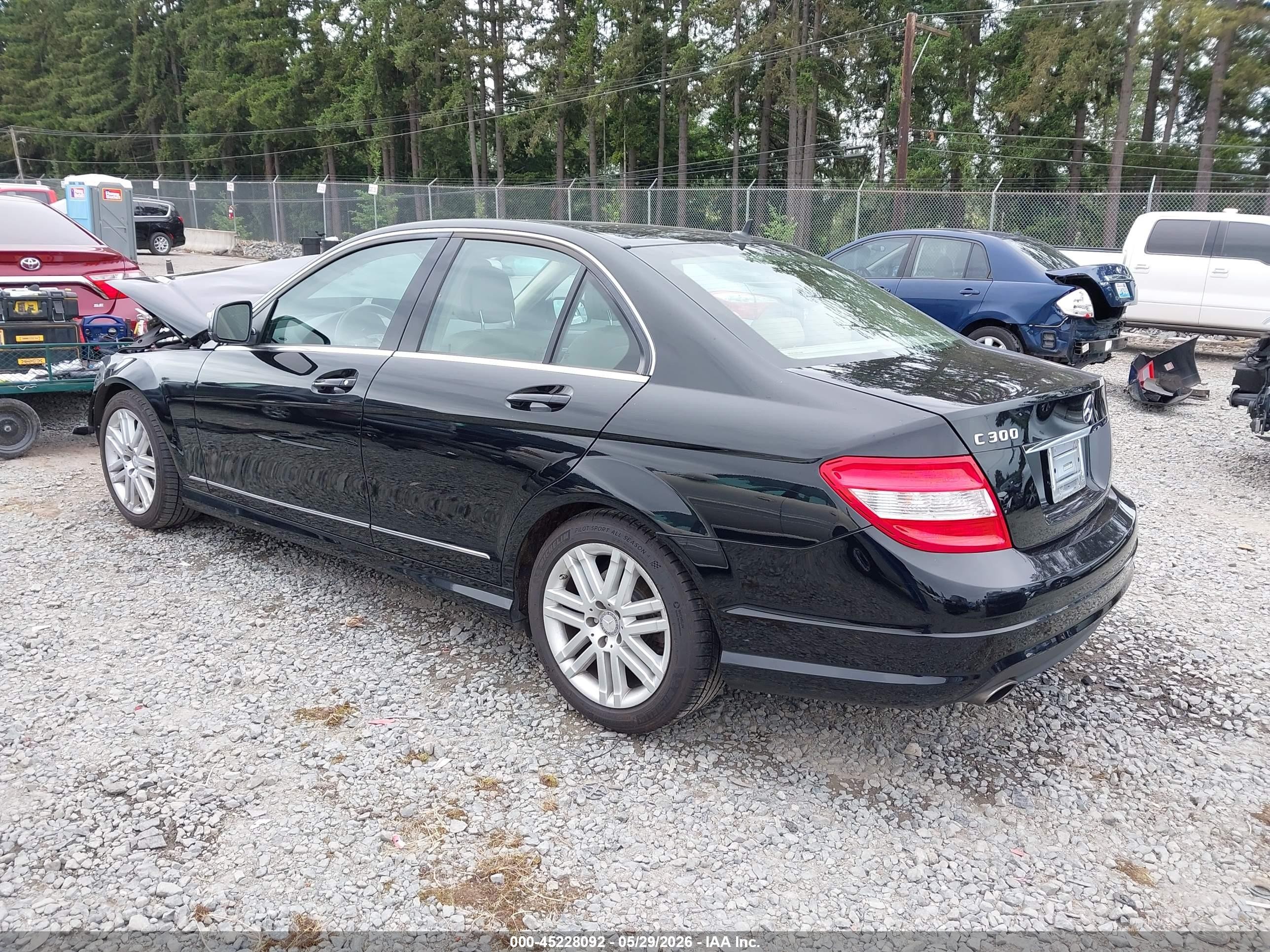 2009 Mercedes-benz C 300 Luxury/sport Черный vin: WDDGF54X99R070029