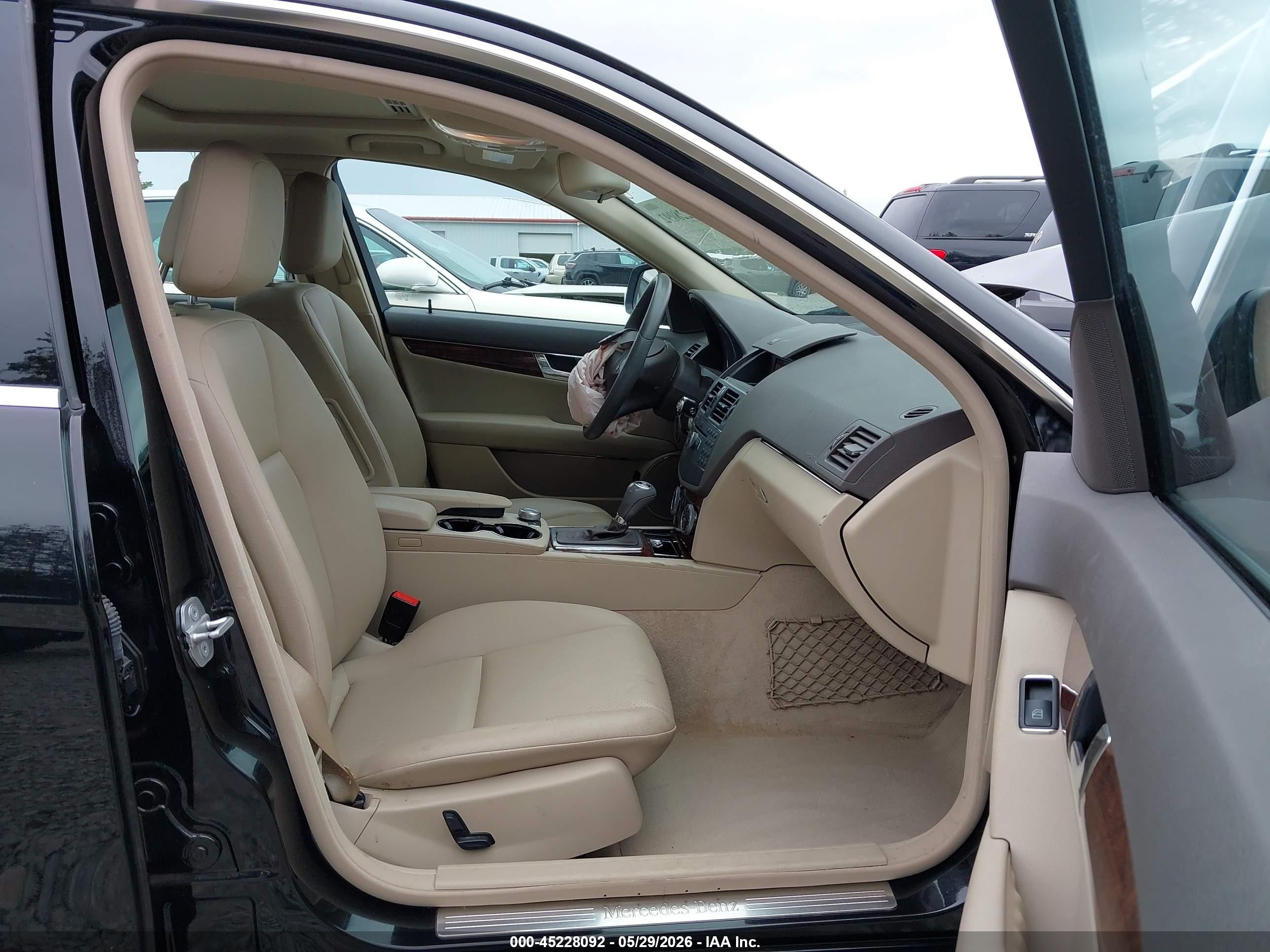 2009 Mercedes-benz C 300 Luxury/sport Черный vin: WDDGF54X99R070029