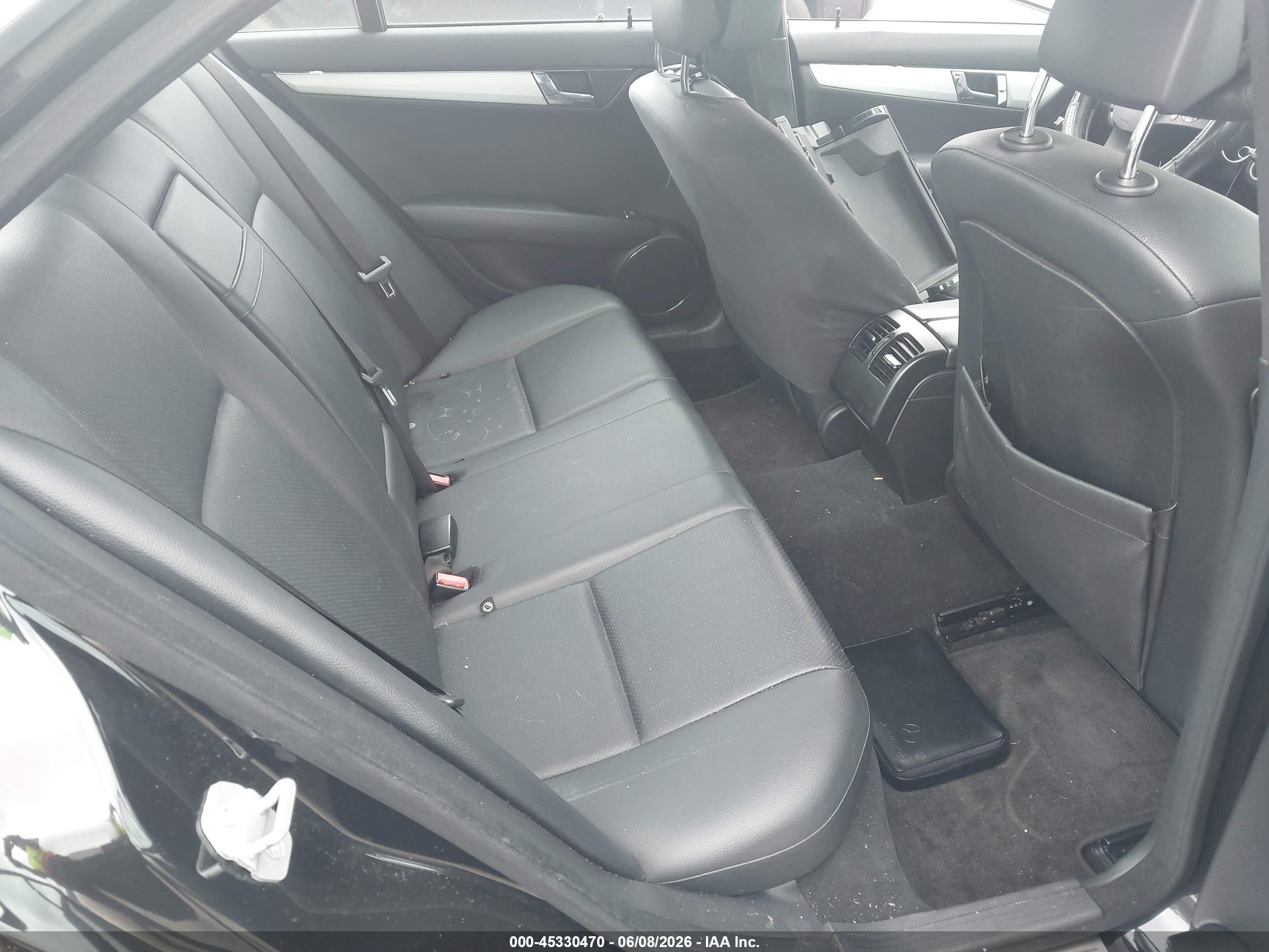 2008 Mercedes-benz C 300 Luxury/sport Черный vin: WDDGF54XX8F080133