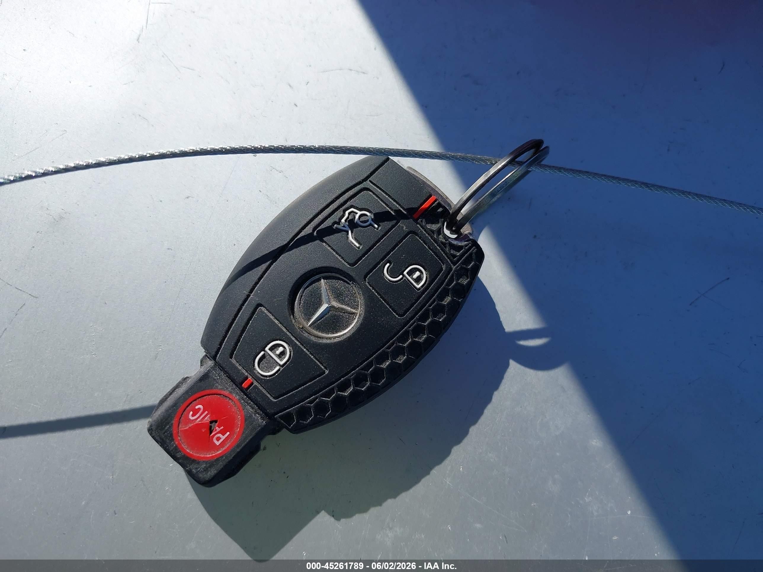 2008 Mercedes-benz C 300 Luxury/sport Черный vin: WDDGF54XX8F123725