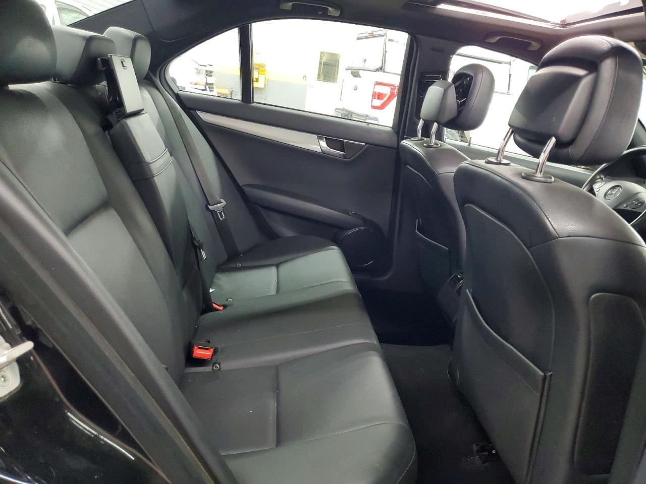 2008 Mercedes-benz C 300 Black vin: WDDGF54XX8F160550