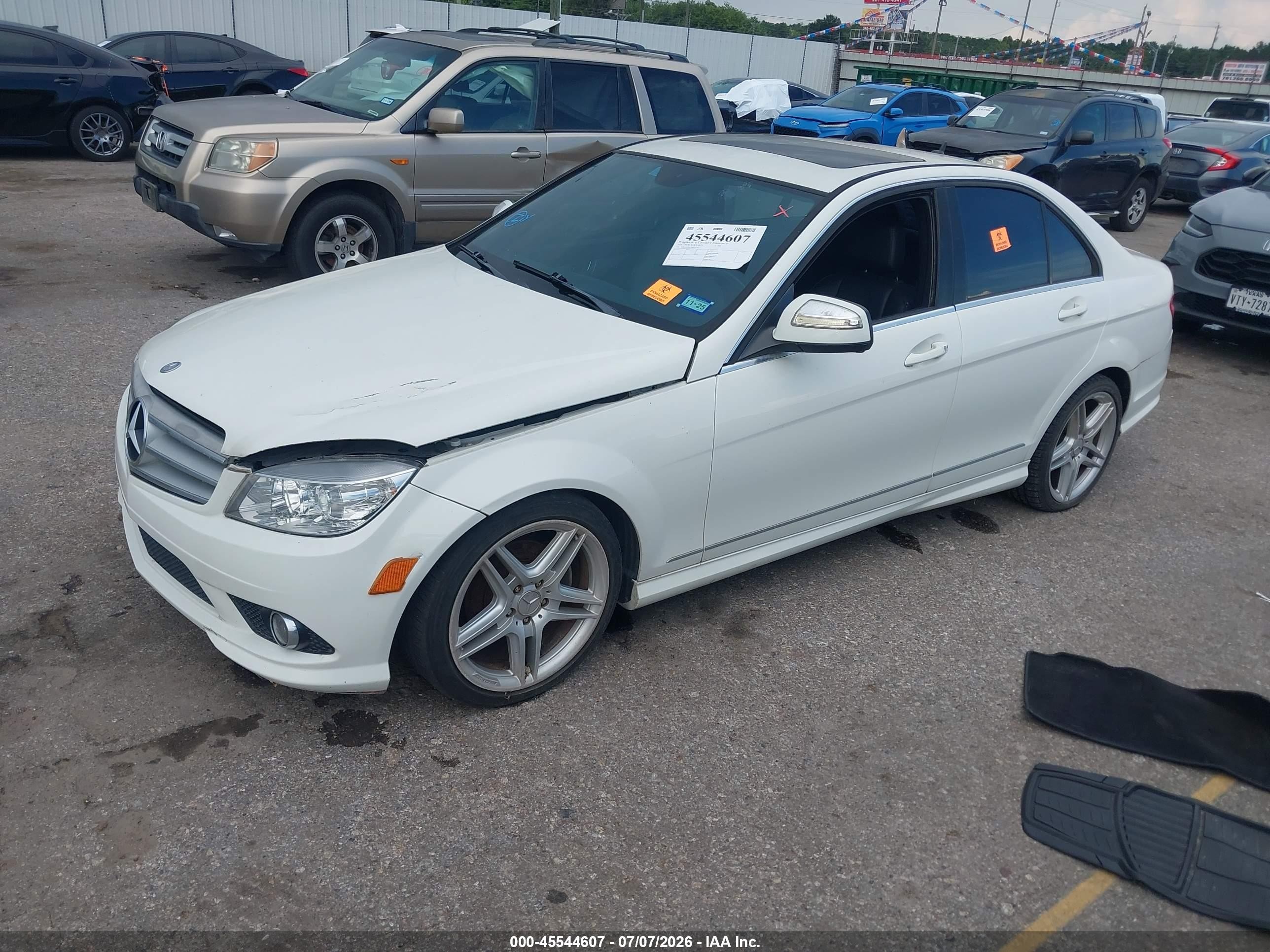 2008 Mercedes-benz C 300 Luxury/sport White vin: WDDGF54XX8R015751