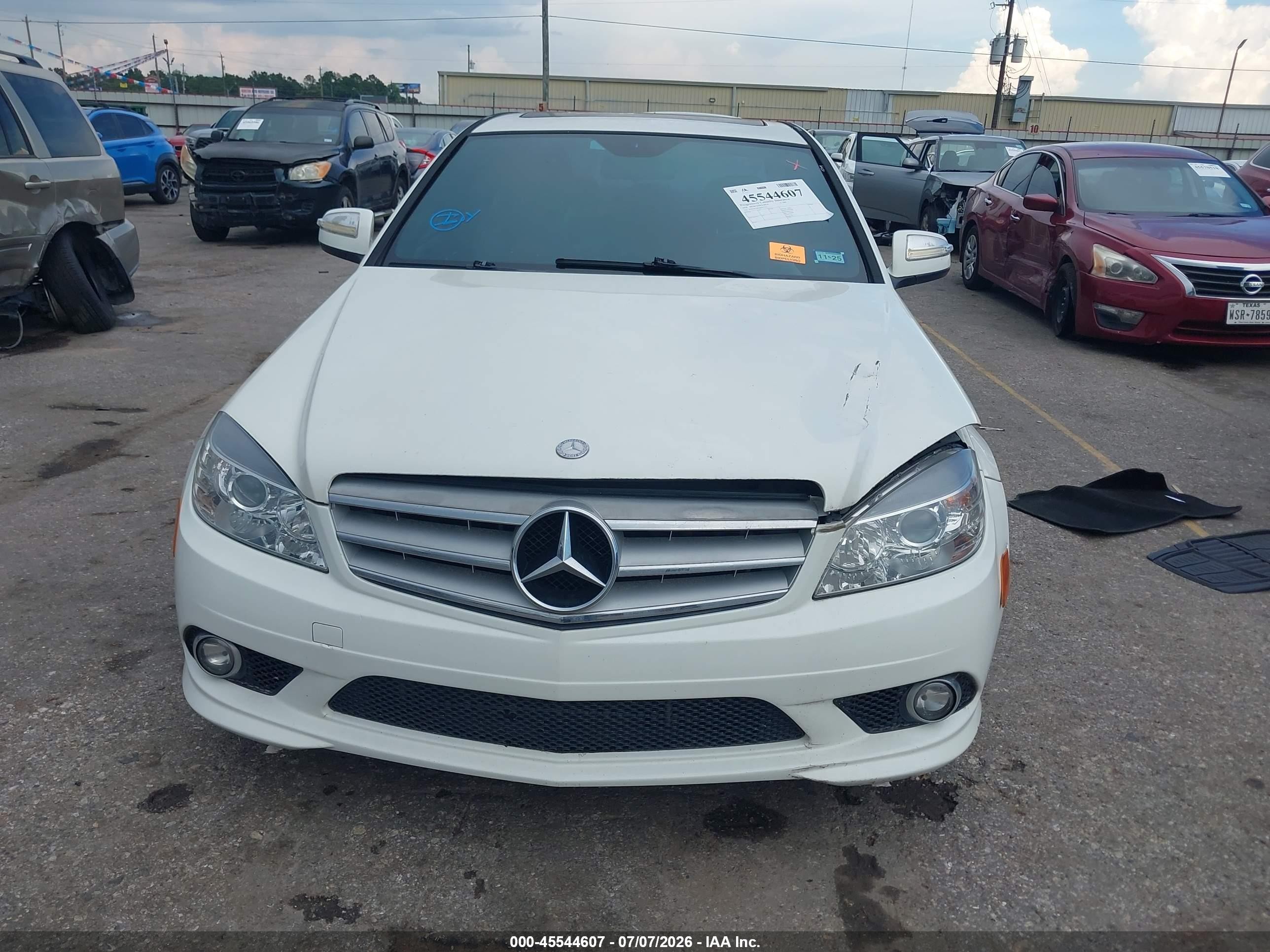2008 Mercedes-benz C 300 Luxury/sport White vin: WDDGF54XX8R015751