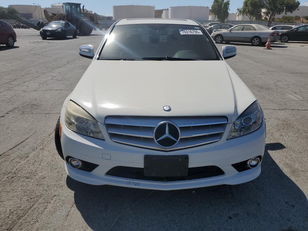 2008 Mercedes-benz C 300 White vin: WDDGF54XX8R018083