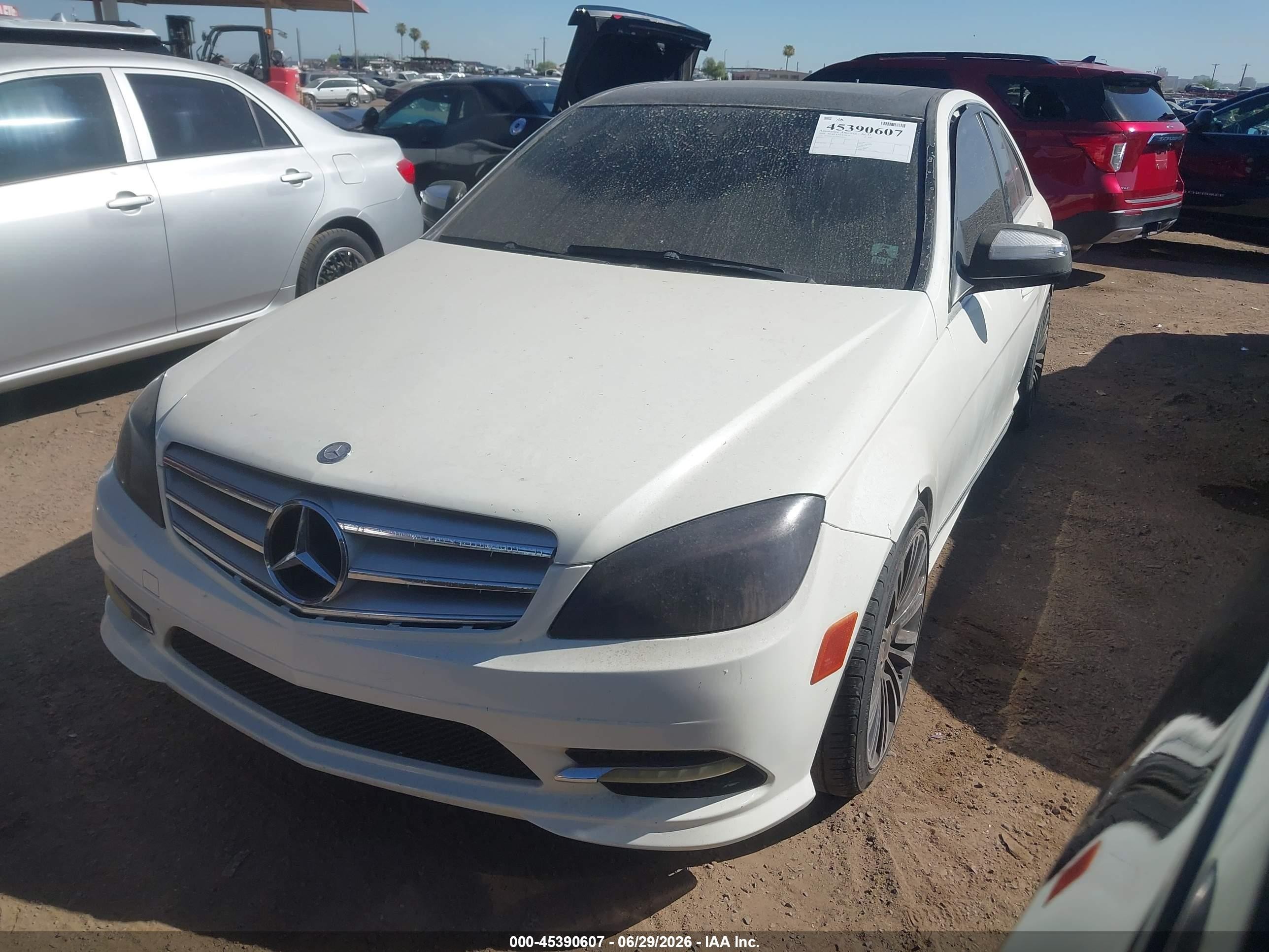 2008 Mercedes-benz C 300 Luxury/sport Белый vin: WDDGF54XX8R036342