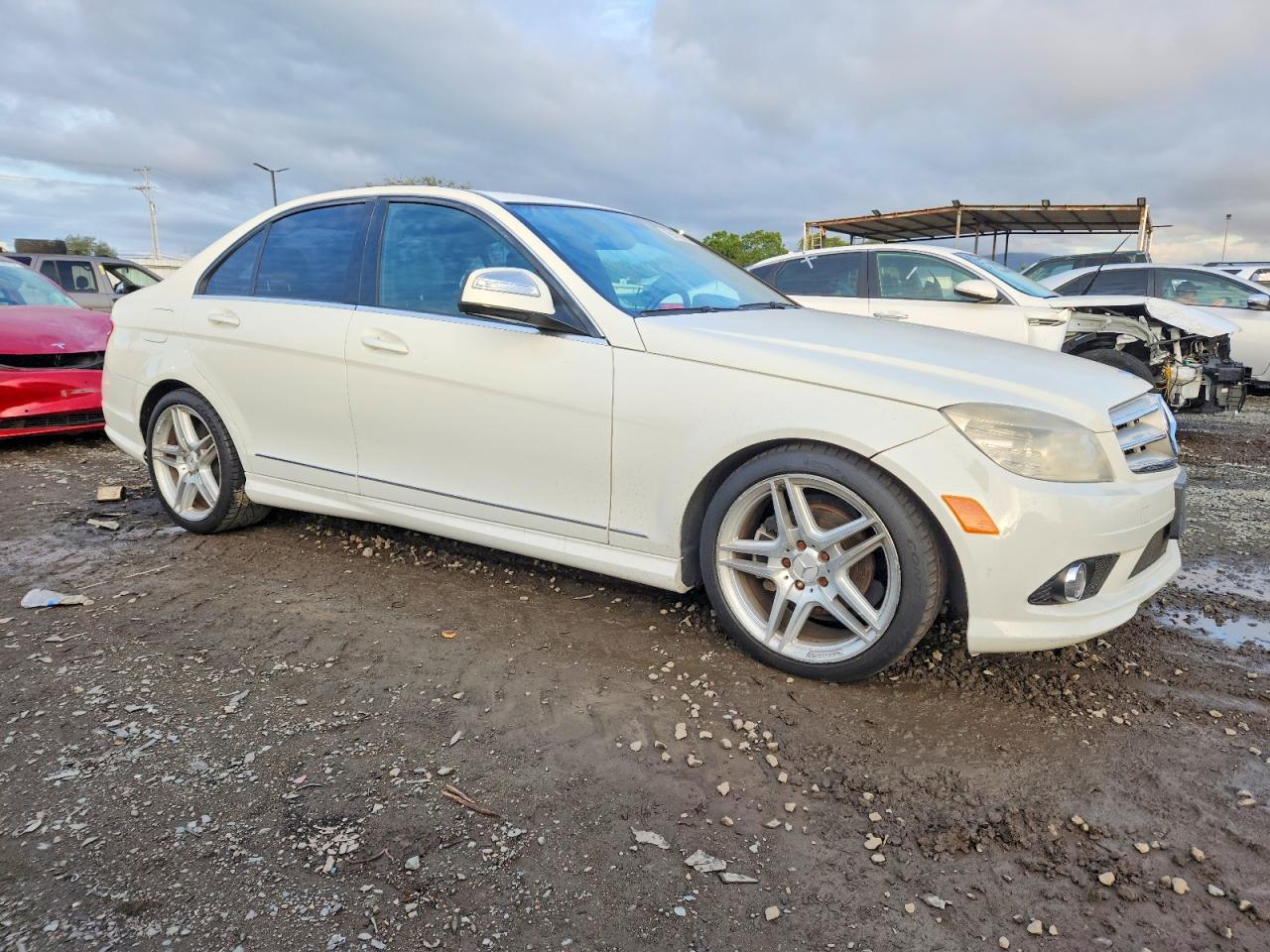 2009 Mercedes-benz C 300 Белый vin: WDDGF54XX9F200868