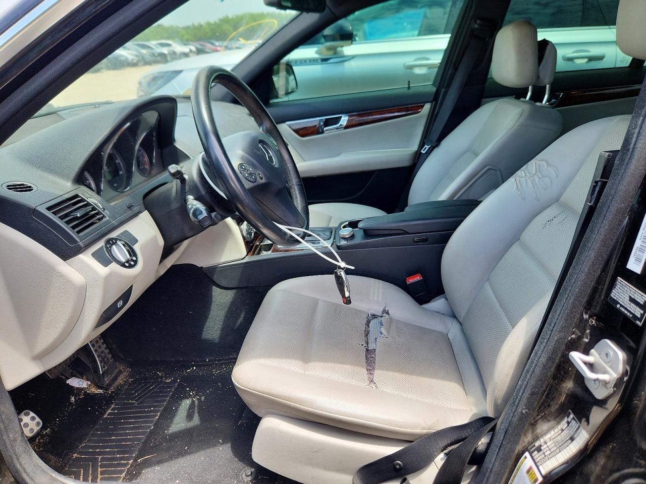 2009 Mercedes-benz C 300 Black vin: WDDGF54XX9F220909
