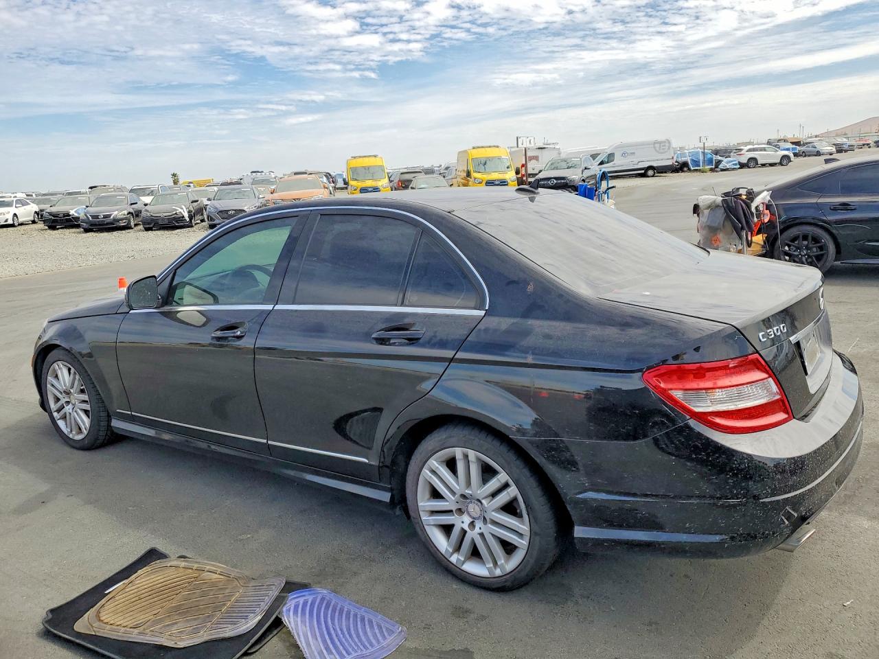 2009 Mercedes-benz C 300 Черный vin: WDDGF54XX9R082125