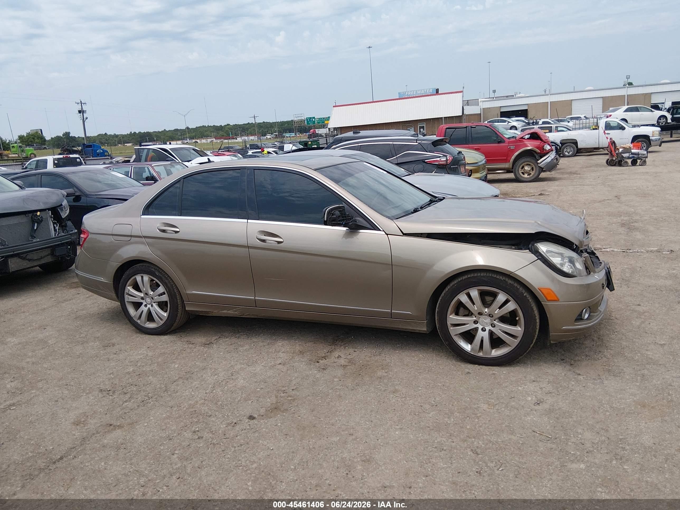 2009 Mercedes-benz C 300 Luxury/sport Tan vin: WDDGF54XX9R084666