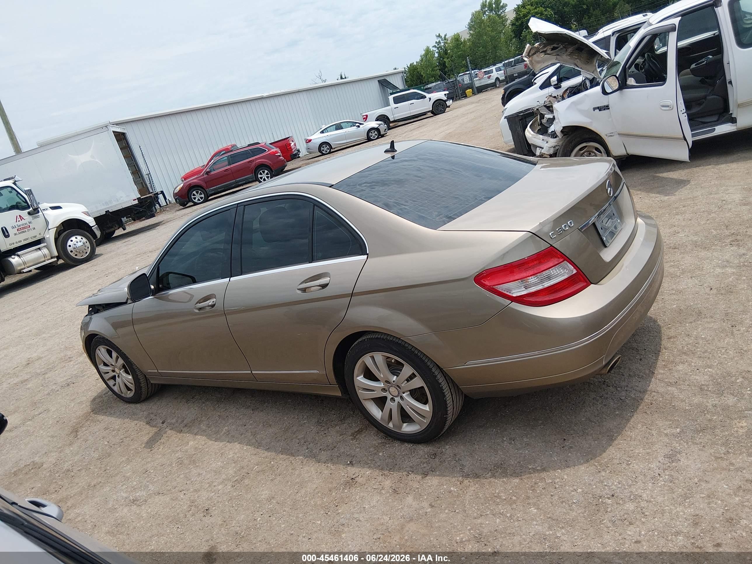2009 Mercedes-benz C 300 Luxury/sport Tan vin: WDDGF54XX9R084666