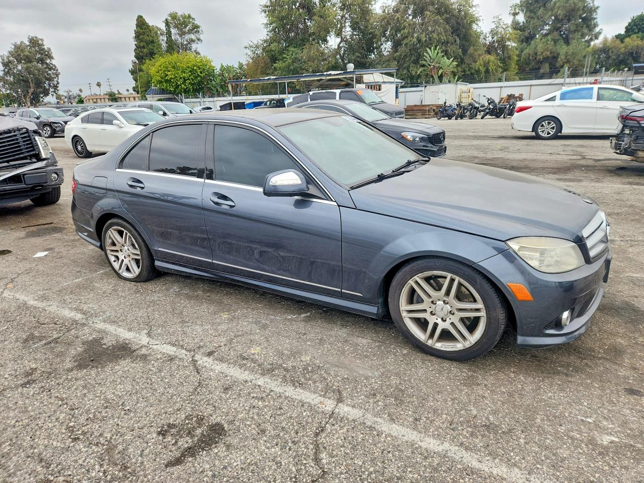 2009 Mercedes-benz C 350 Gray vin: WDDGF56X09R065847