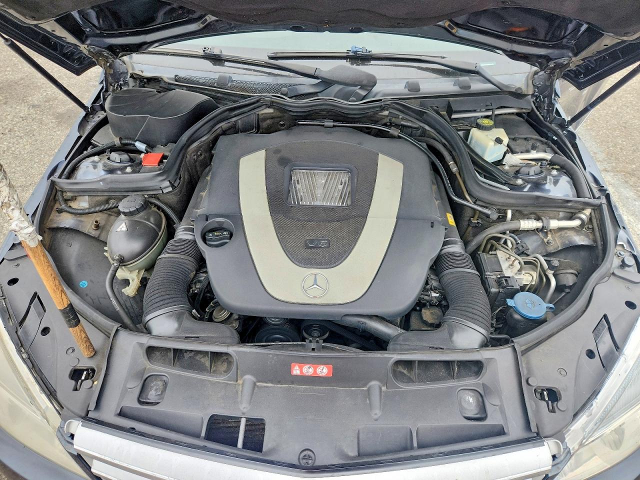 2009 Mercedes-benz C 350 Gray vin: WDDGF56X09R065847