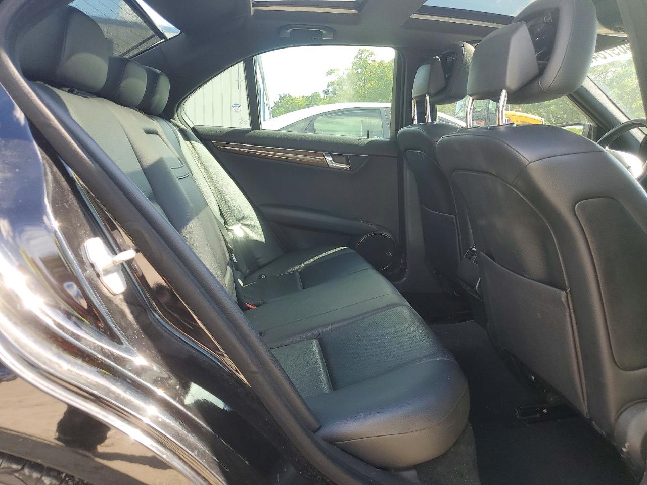 2009 Mercedes-benz C 350 Black vin: WDDGF56X19R050127