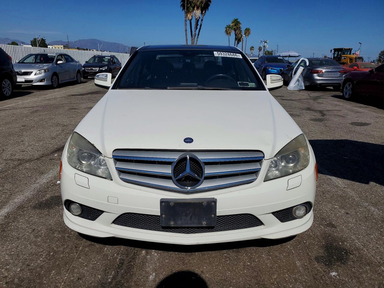 2009 Mercedes-benz C 350 White vin: WDDGF56X29F209562