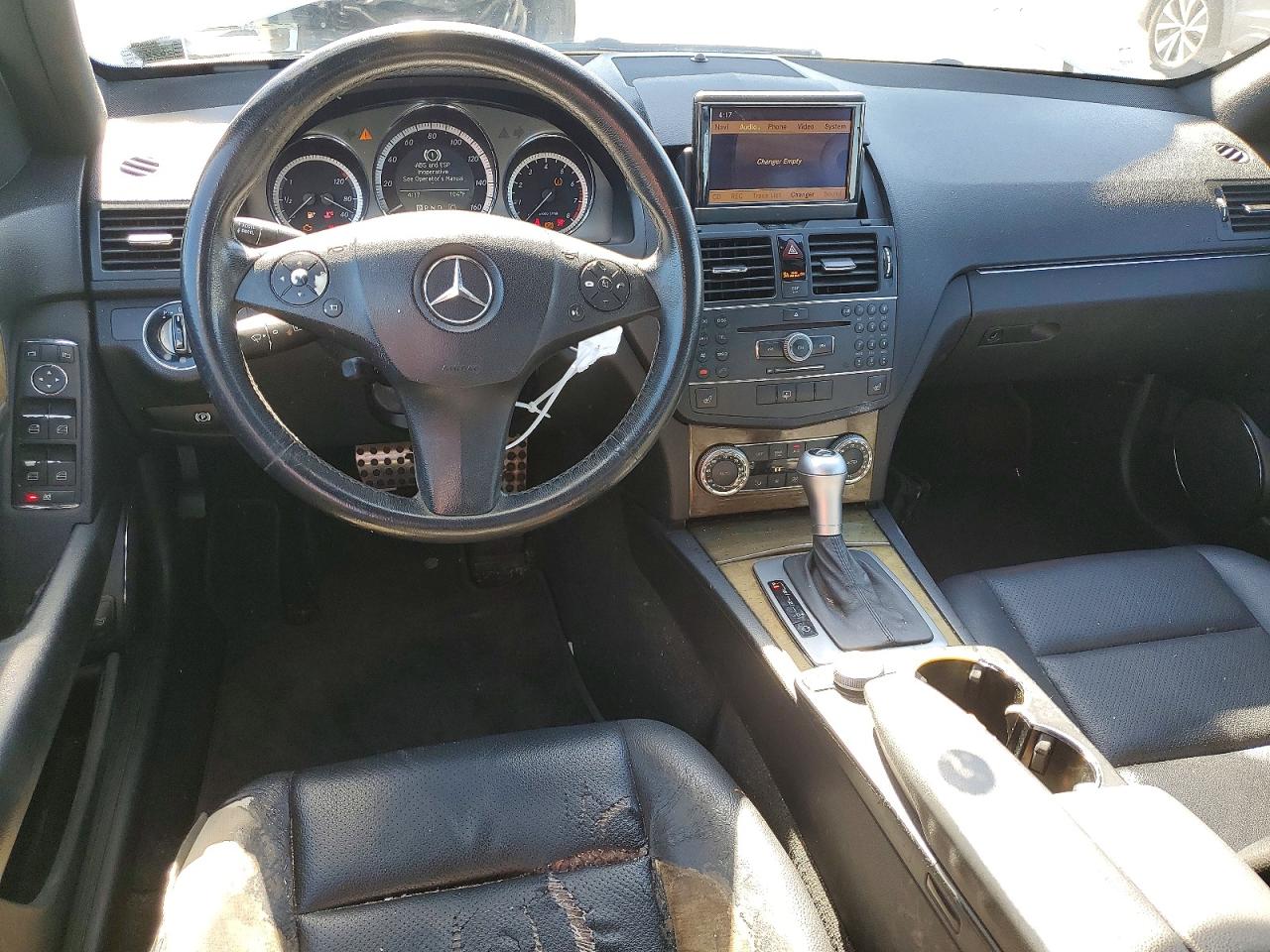 2009 Mercedes-benz C 350 White vin: WDDGF56X29F209562