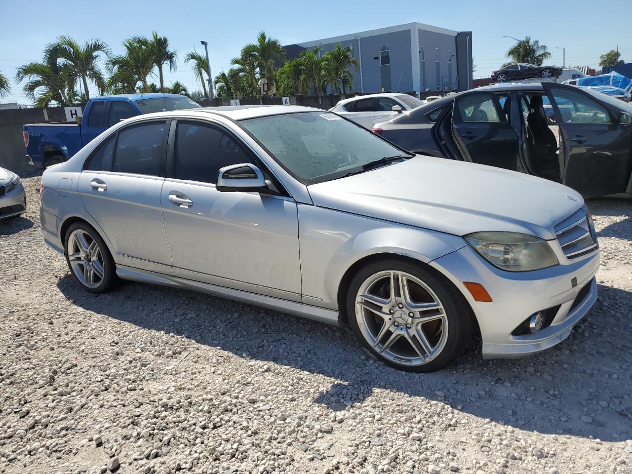 2009 Mercedes-benz C 350 Silver vin: WDDGF56X29R045843