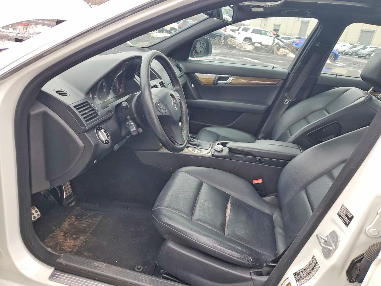 2009 Mercedes Benz C 350 White vin: WDDGF56X39F199785
