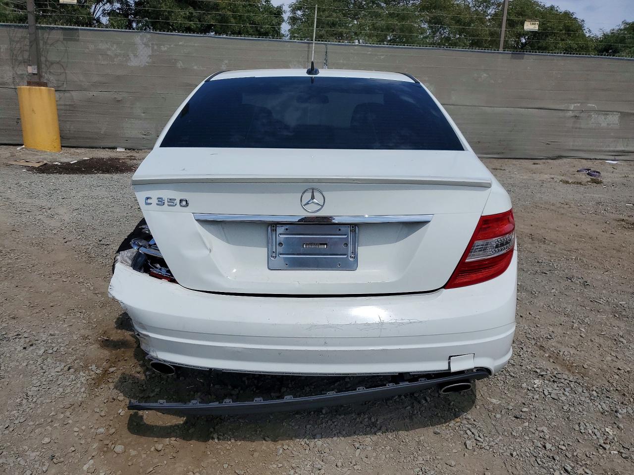 2009 Mercedes-benz C 350 White vin: WDDGF56X49R045908