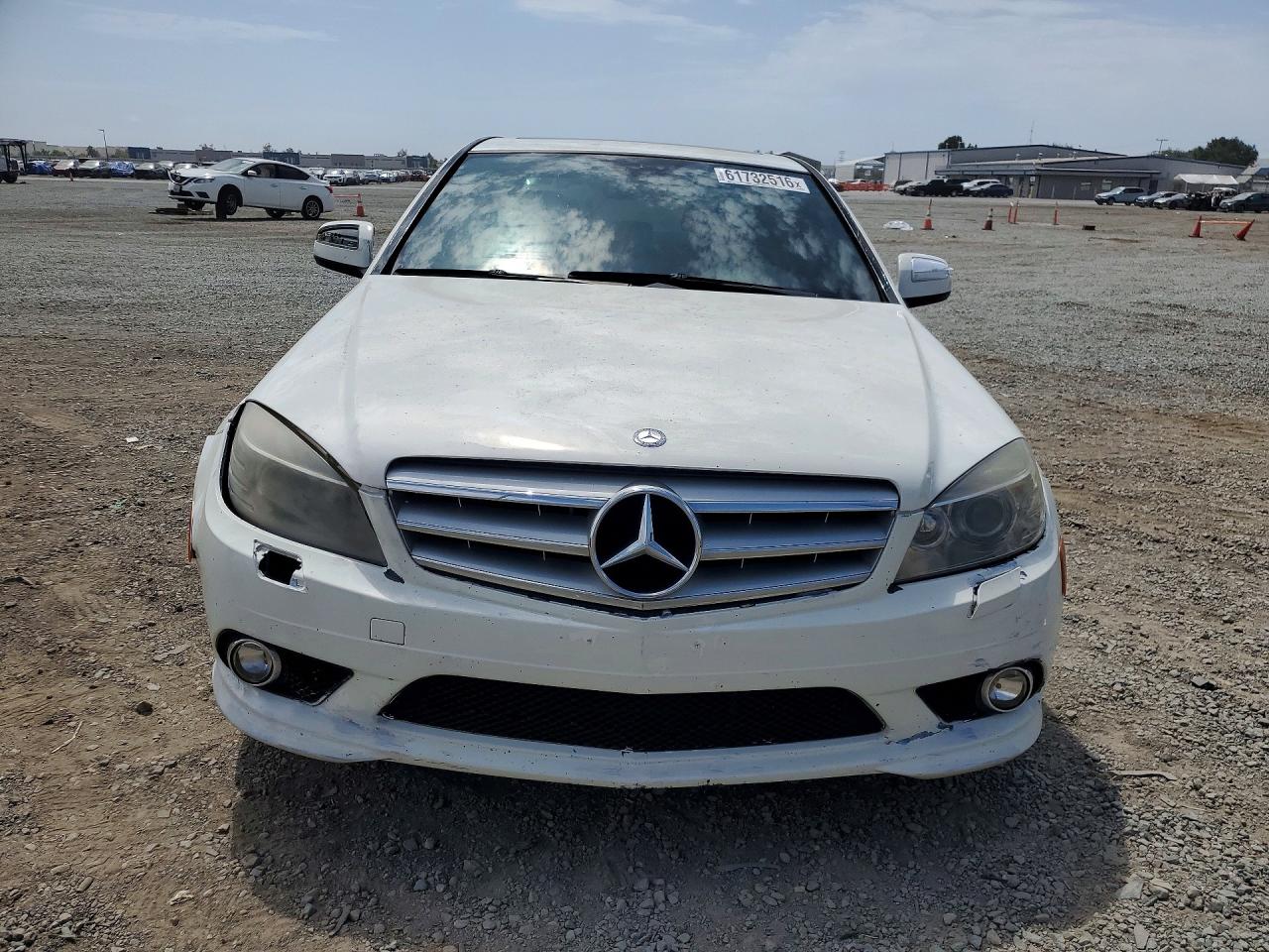 2009 Mercedes-benz C 350 White vin: WDDGF56X49R045908