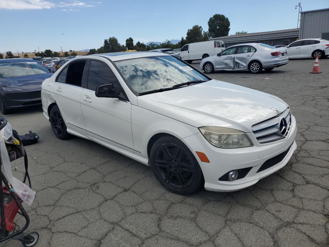 2008 Mercedes-benz C 350 White vin: WDDGF56X58F145418
