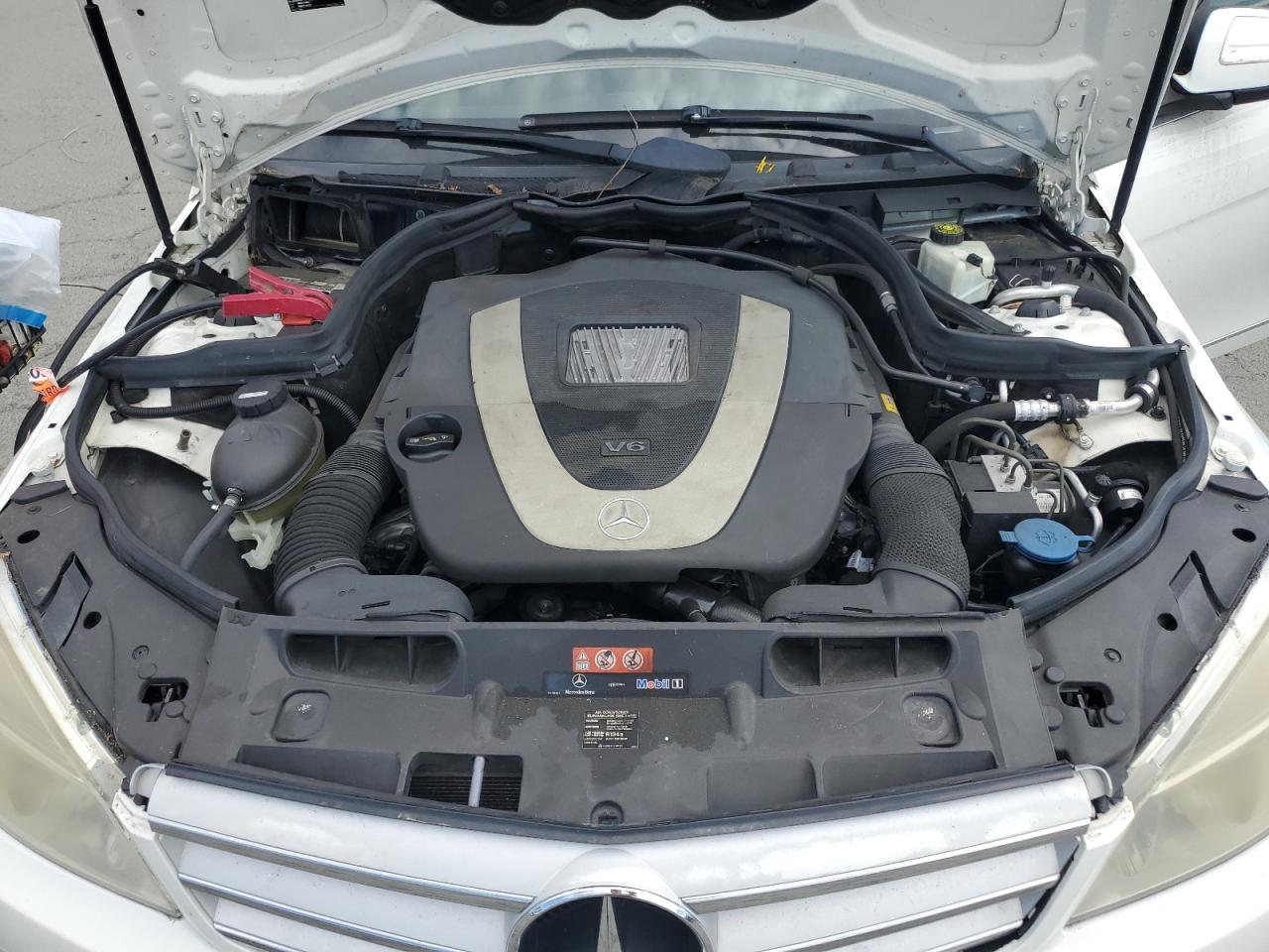2008 Mercedes-benz C 350 White vin: WDDGF56X58F145418