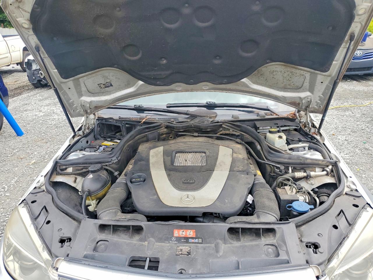 2008 Mercedes-benz C 350 Silver vin: WDDGF56X58R030381