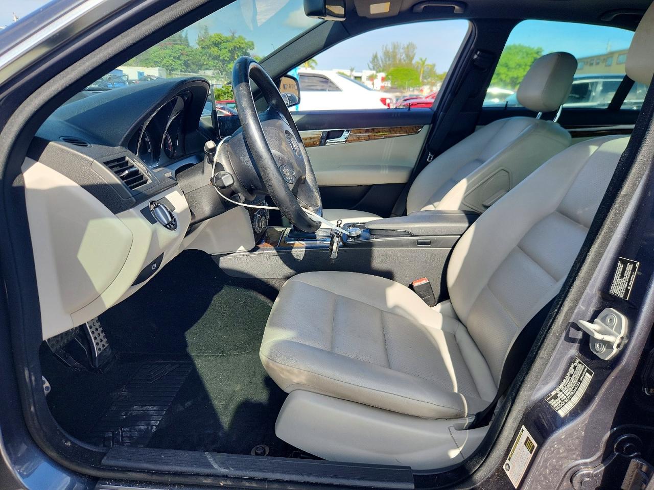 2009 Mercedes-benz C 350 Gray vin: WDDGF56X59R068355
