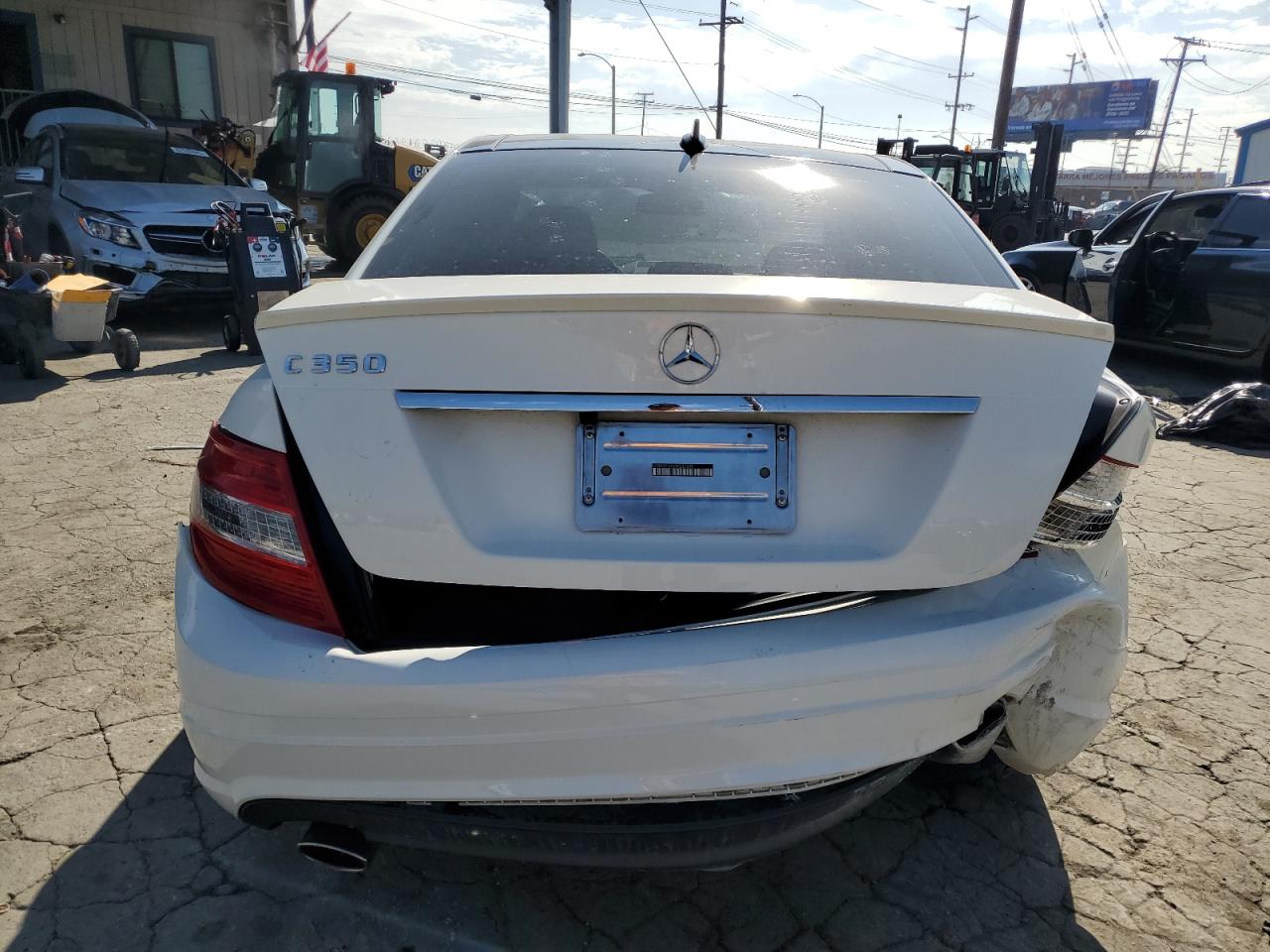 2009 Mercedes-benz C 350 Белый vin: WDDGF56X69F213095