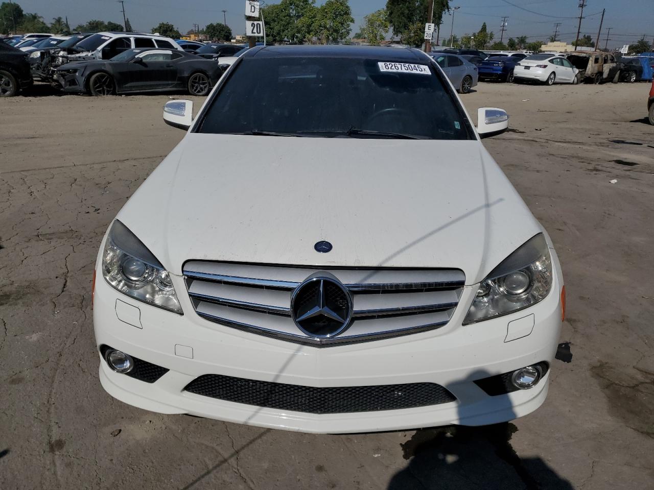 2009 Mercedes-benz C 350 Белый vin: WDDGF56X69F213095