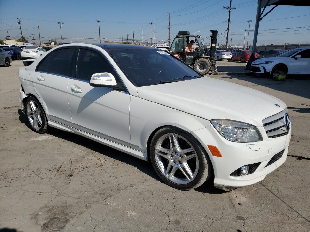2009 Mercedes-benz C 350 Белый vin: WDDGF56X69F213095