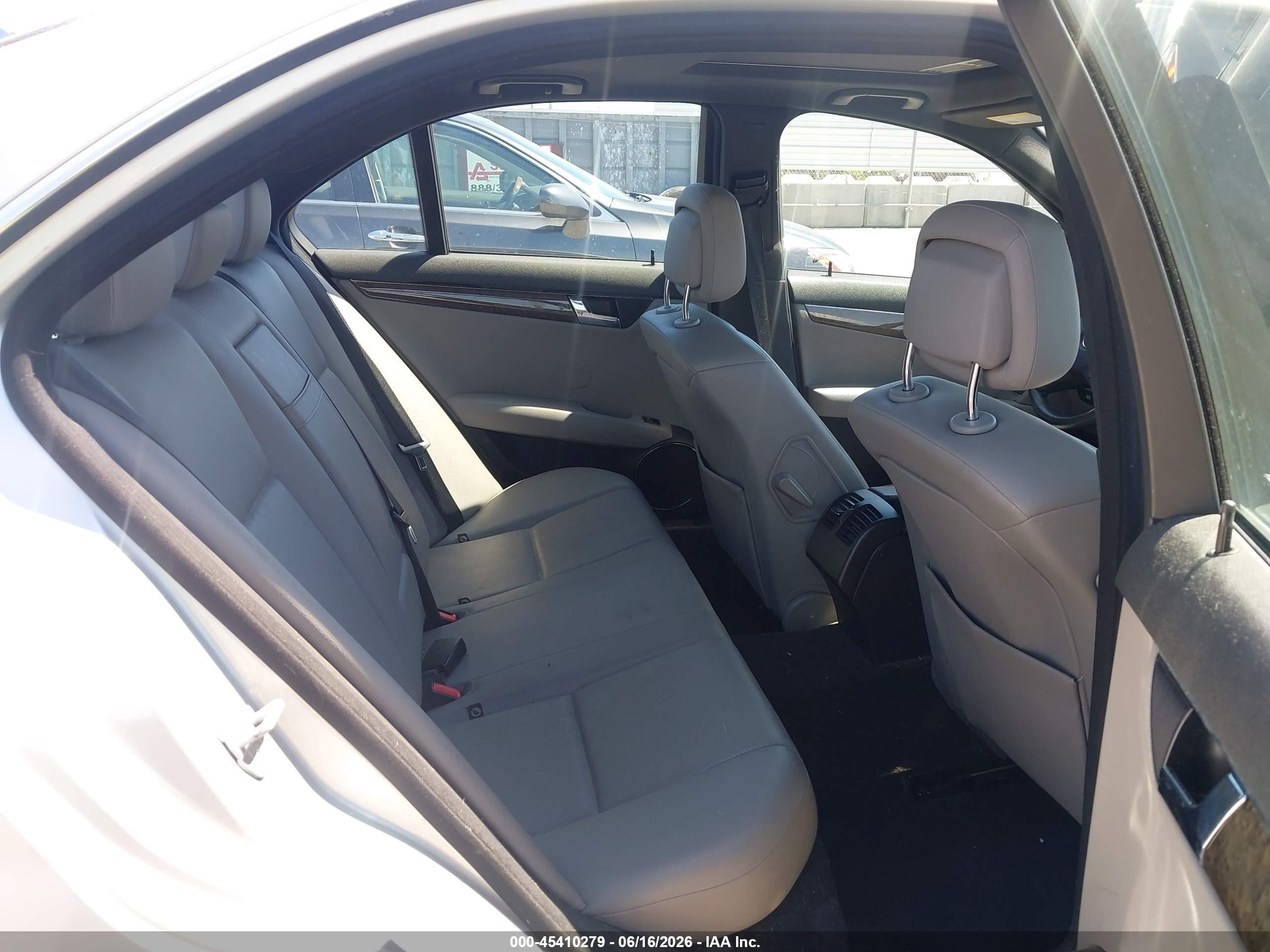 2008 Mercedes-benz C 350 Sport Silver vin: WDDGF56X78F181689
