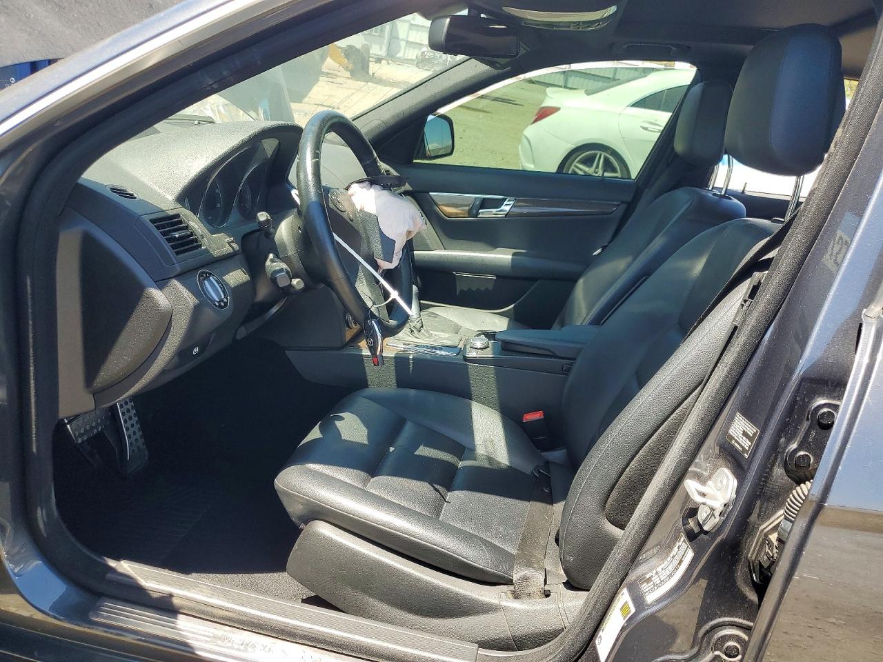 2009 Mercedes-benz C 350 Gray vin: WDDGF56X79F240211