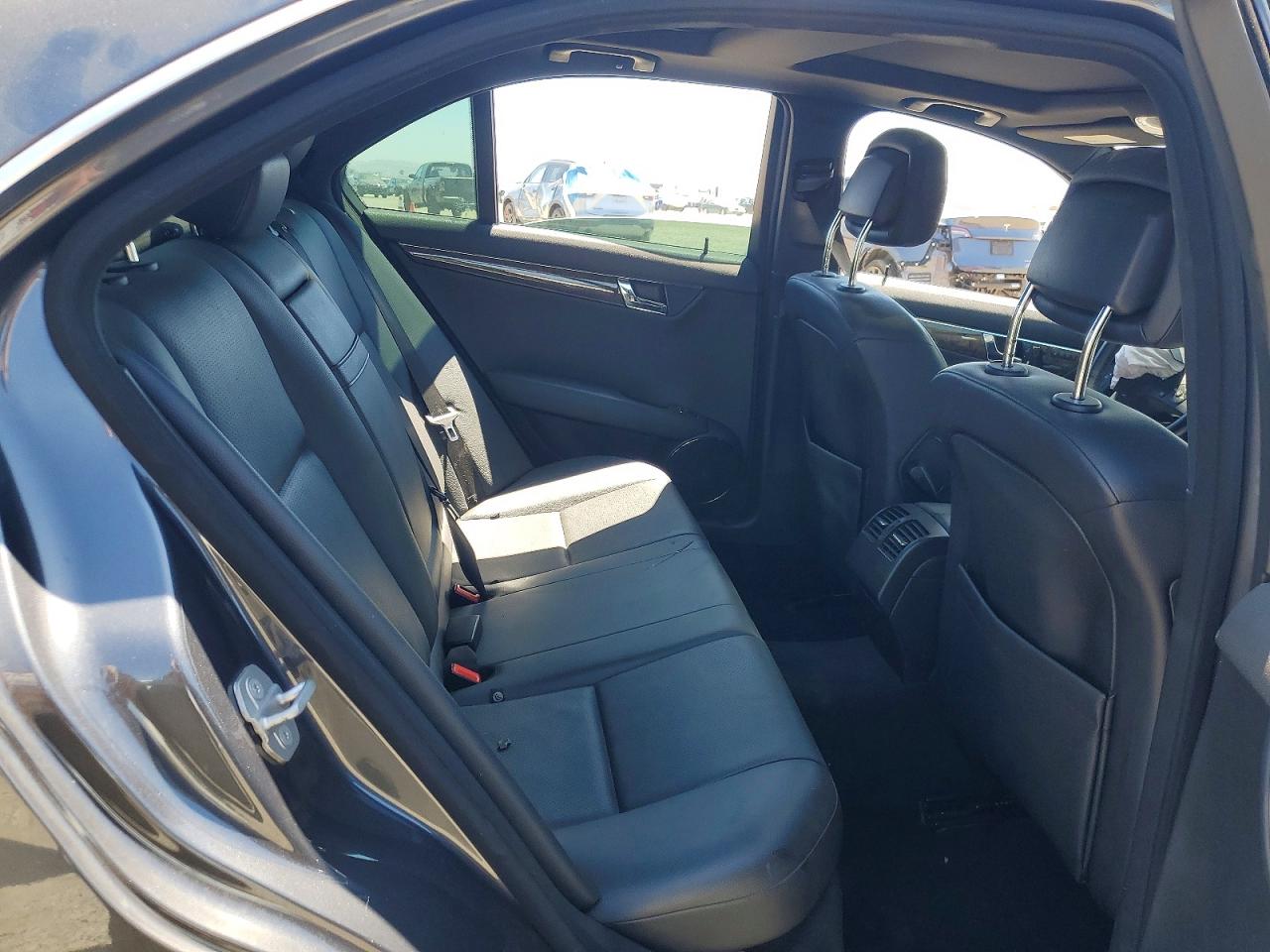 2009 Mercedes-benz C 350 Gray vin: WDDGF56X79F240211