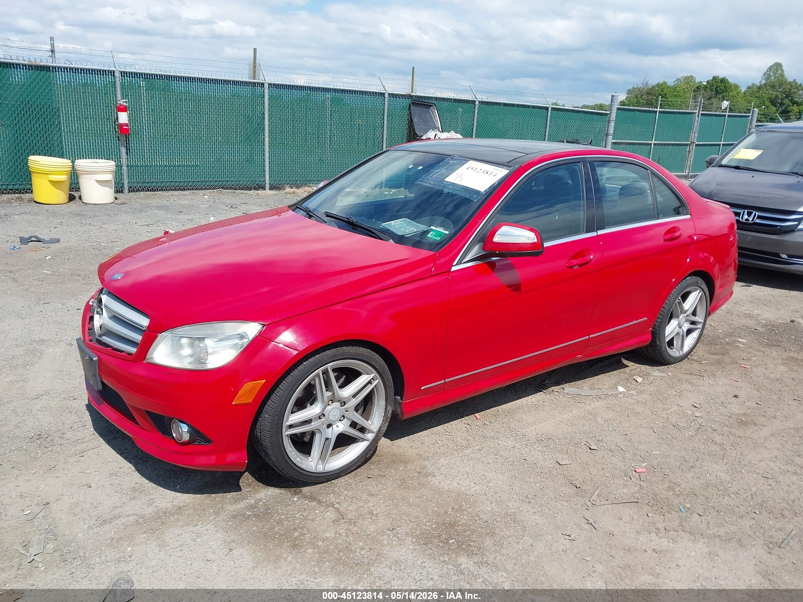 2009 Mercedes-benz C 350 Sport Red vin: WDDGF56X79R042002