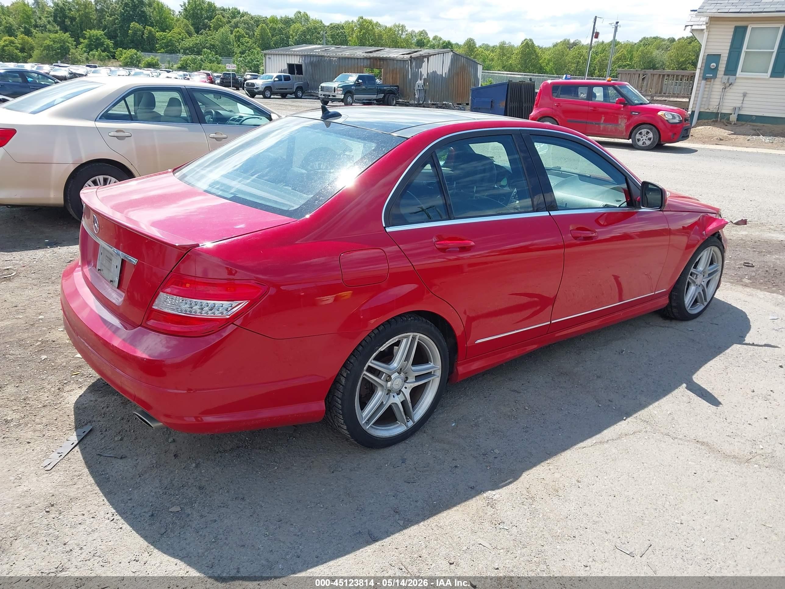 2009 Mercedes-benz C 350 Sport Red vin: WDDGF56X79R042002