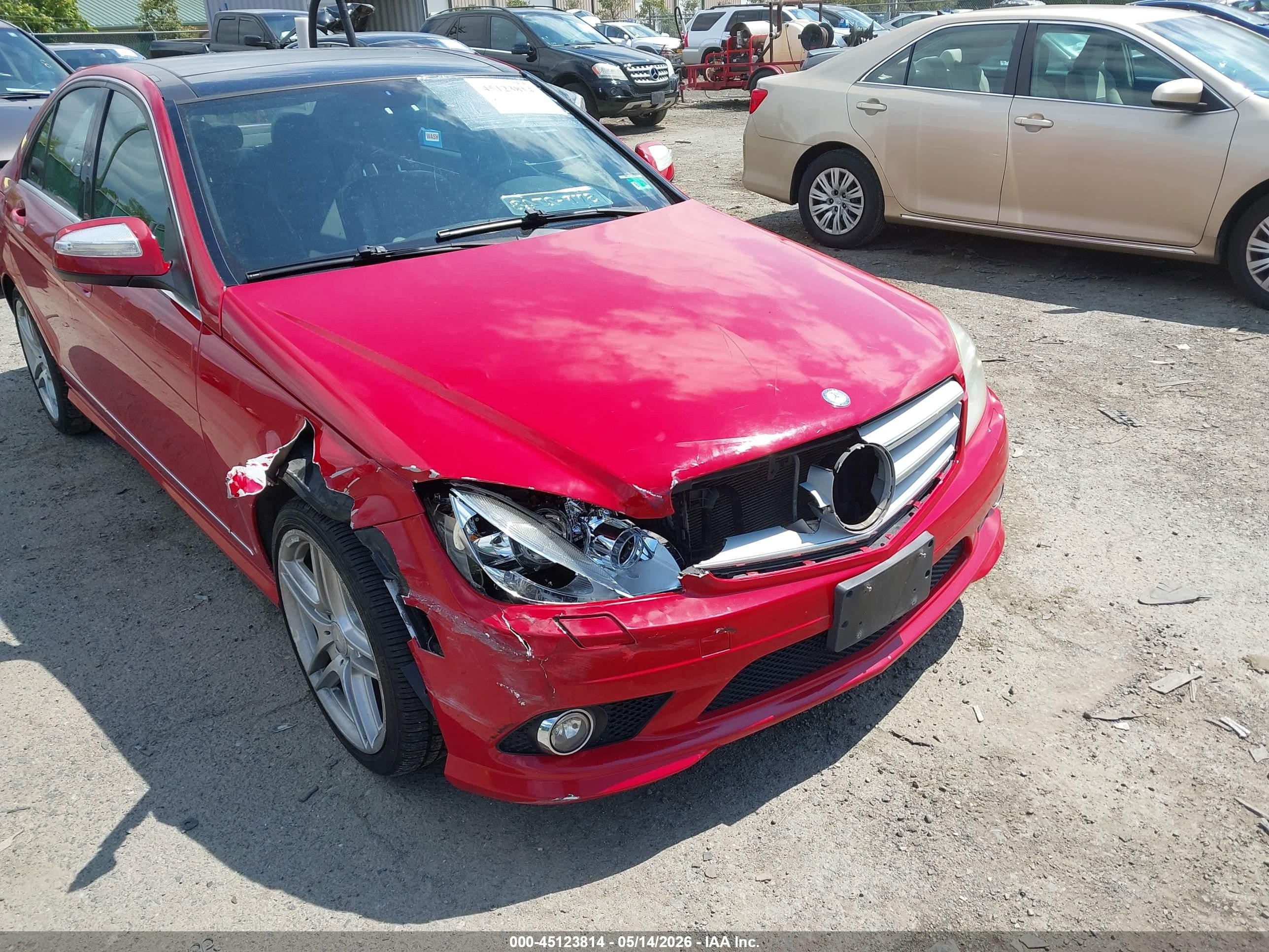 2009 Mercedes-benz C 350 Sport Red vin: WDDGF56X79R042002