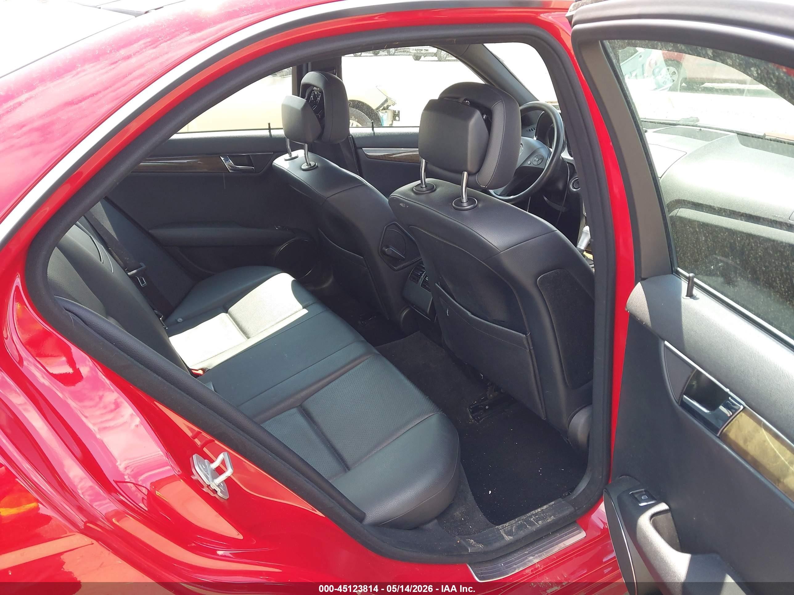 2009 Mercedes-benz C 350 Sport Red vin: WDDGF56X79R042002