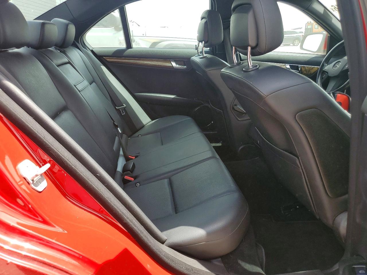2008 Mercedes-benz C 350 Red vin: WDDGF56X88F162956
