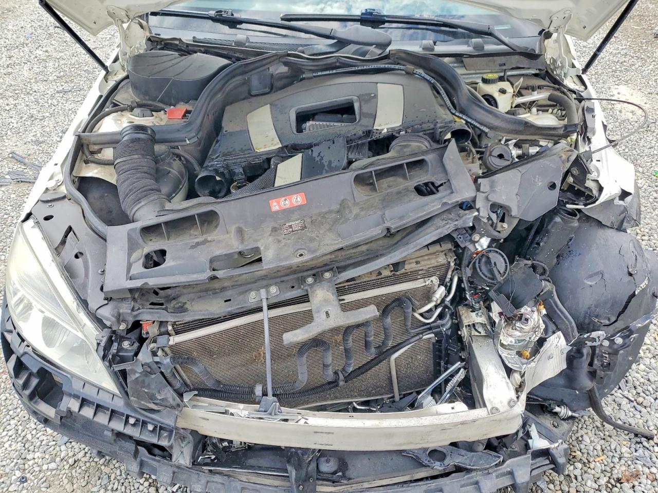 2009 Mercedes-benz C 350 Белый vin: WDDGF56X89R047788