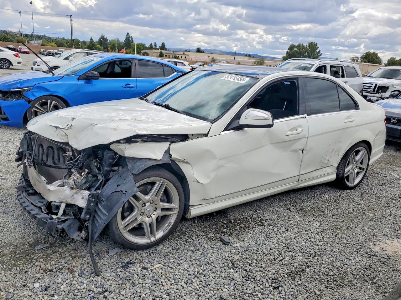 2009 Mercedes-benz C 350 Белый vin: WDDGF56X89R047788