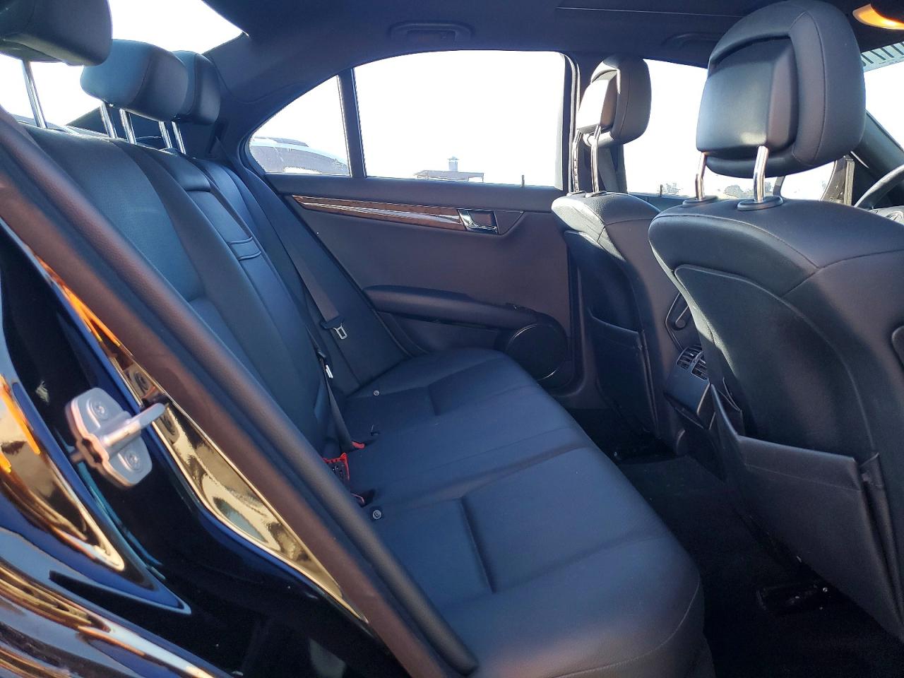2009 Mercedes-benz C 350 Черный vin: WDDGF56X89R065580