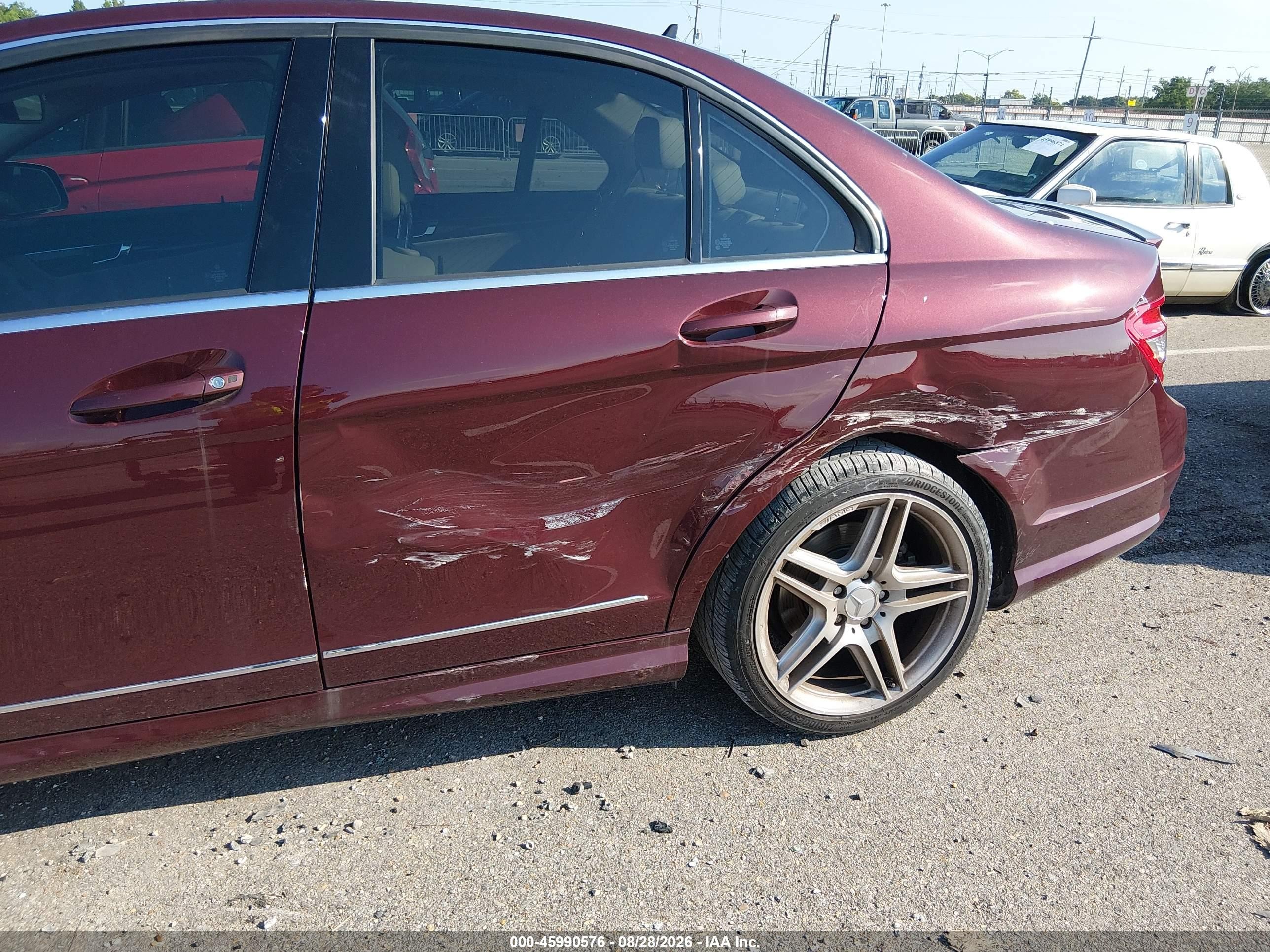 2009 Mercedes-benz C 350 Sport Red vin: WDDGF56X99R056712
