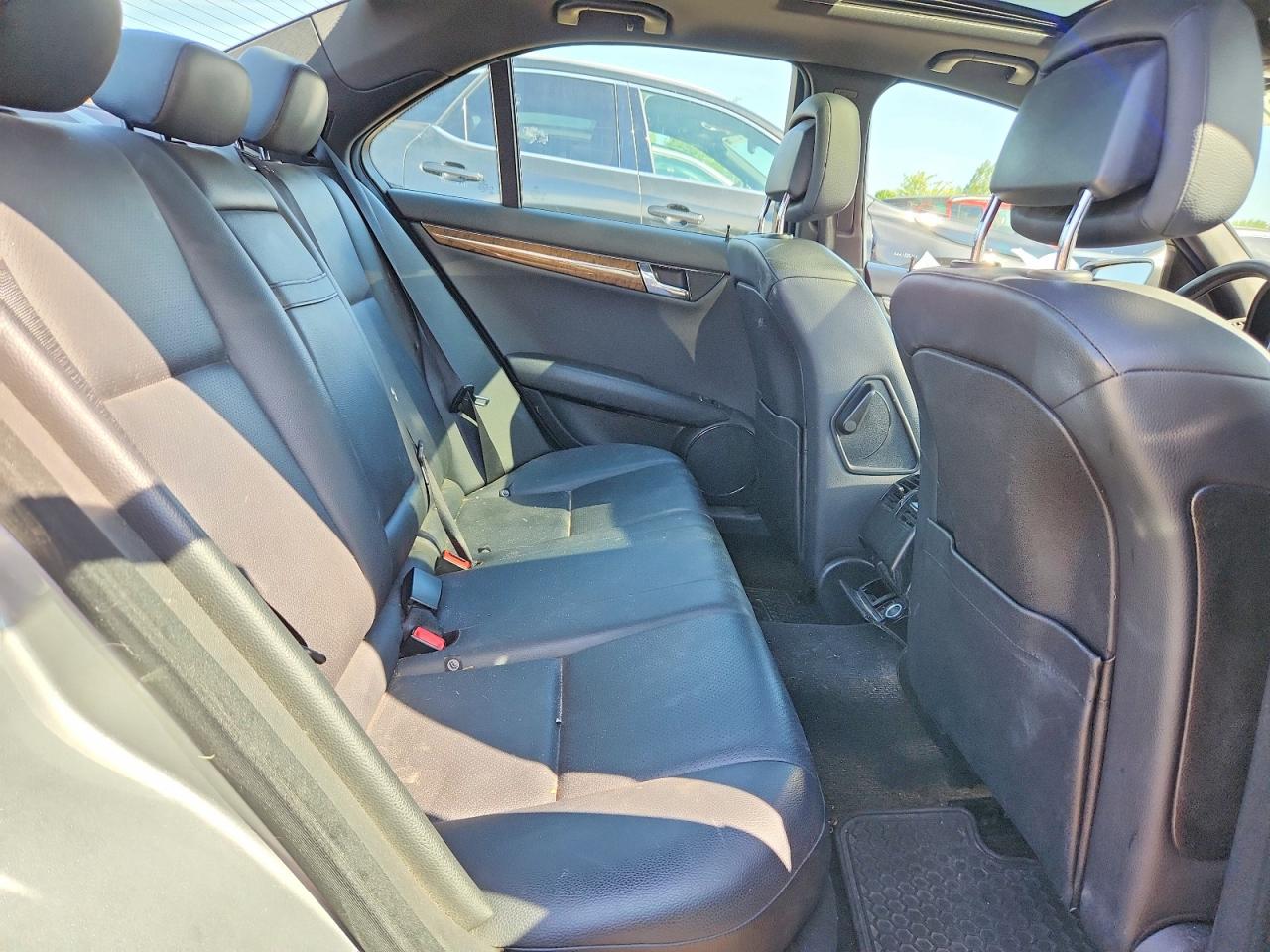 2011 Mercedes-benz C 250 Серый vin: WDDGF5CB9BF587828