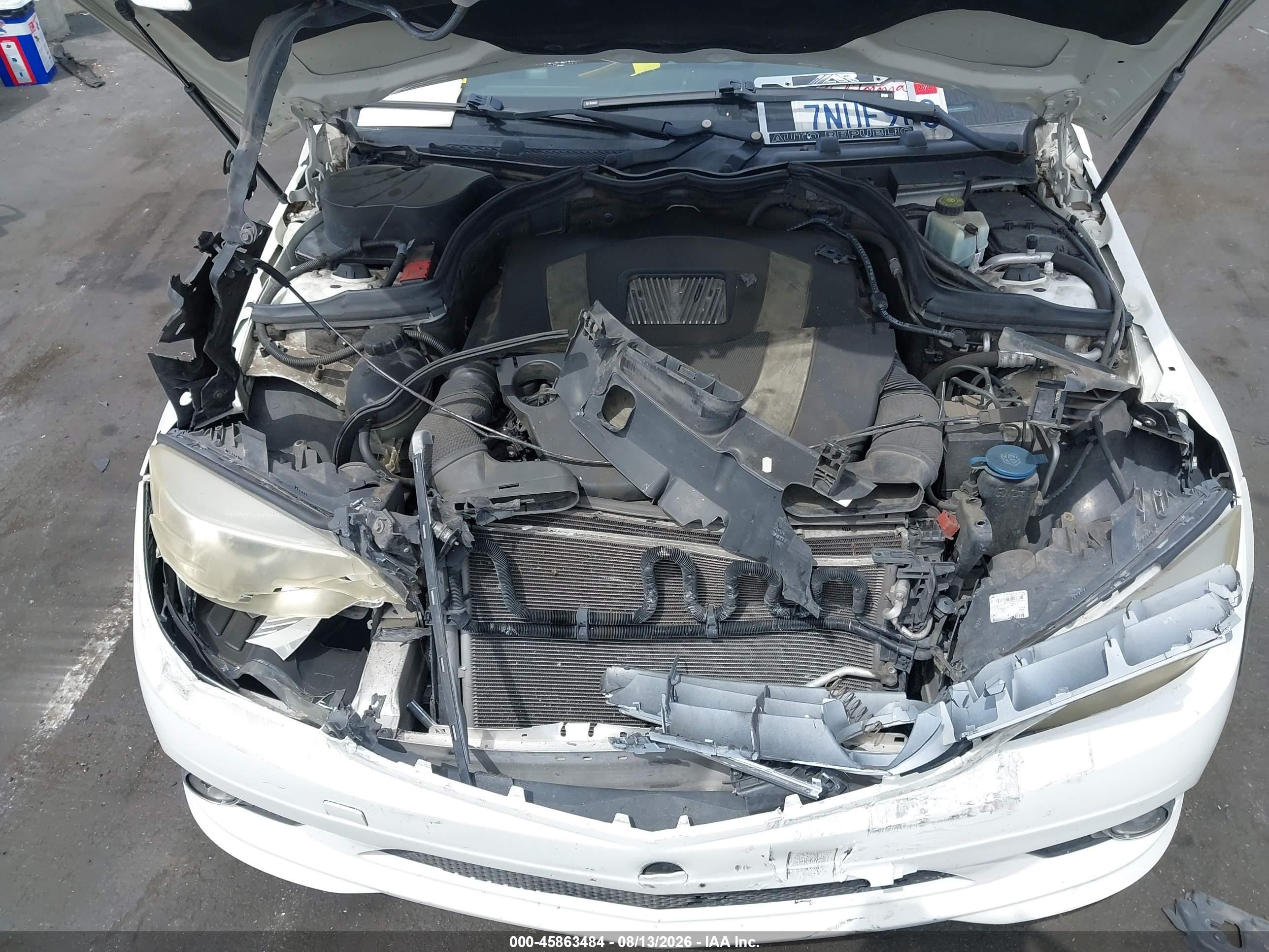 2010 Mercedes-benz C 300 Luxury/sport Белый vin: WDDGF5EB0AF422956