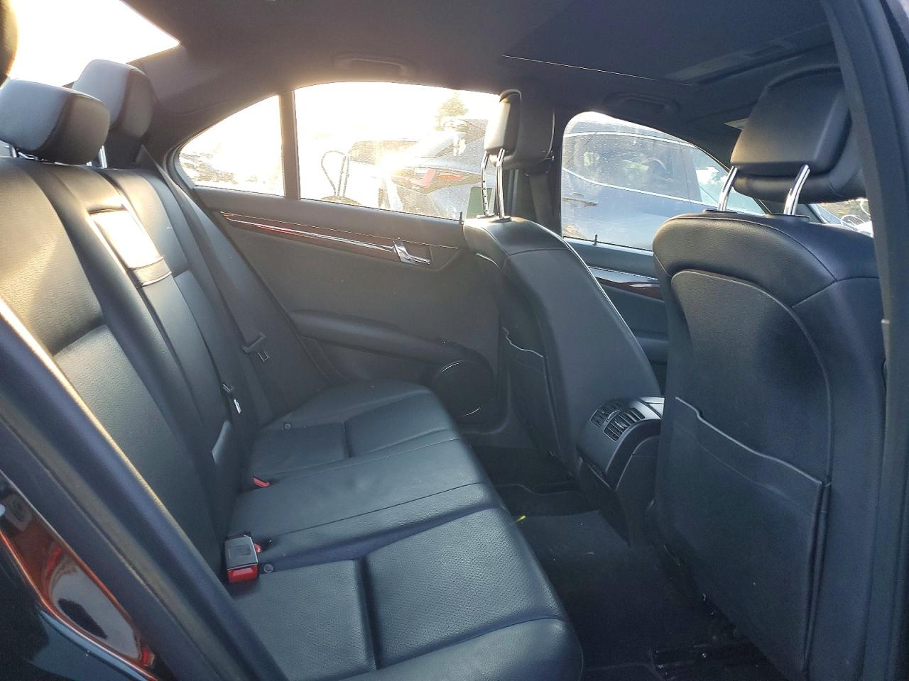 2010 Mercedes-benz C 300 Black vin: WDDGF5EB0AR096932