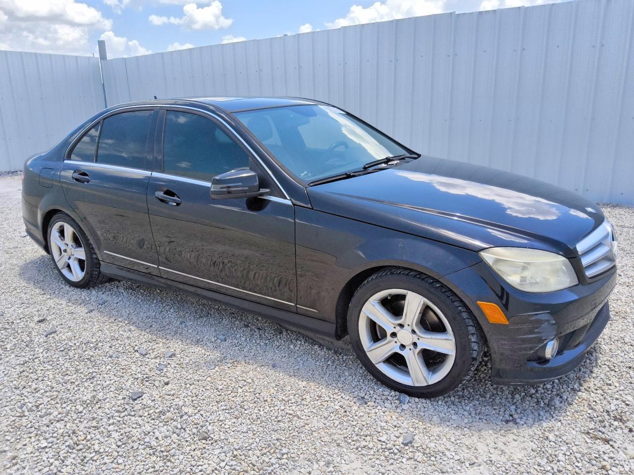 2010 Mercedes-benz C 300 Черный vin: WDDGF5EB0AR100641