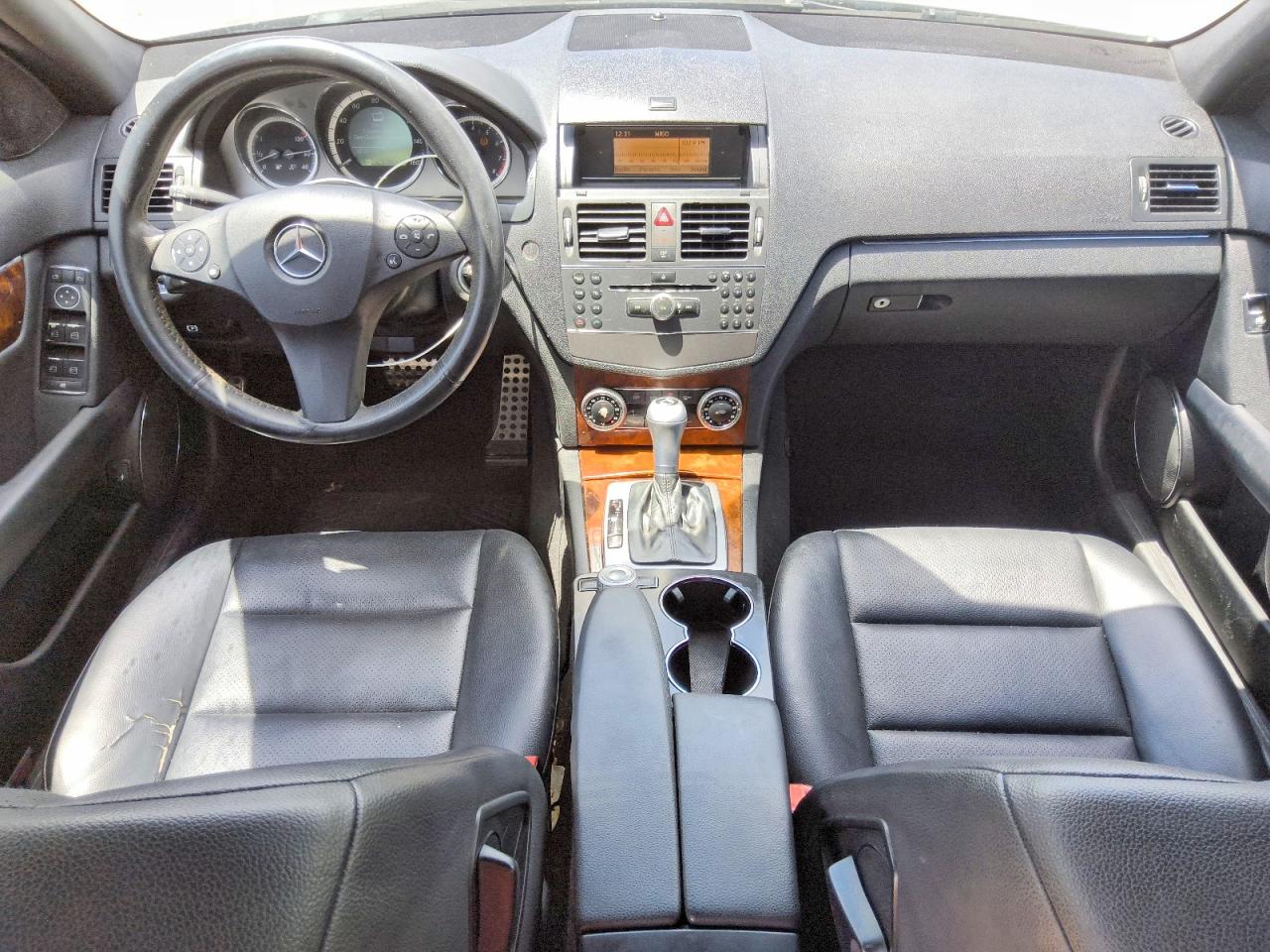 2010 Mercedes-benz C 300 Черный vin: WDDGF5EB0AR100641