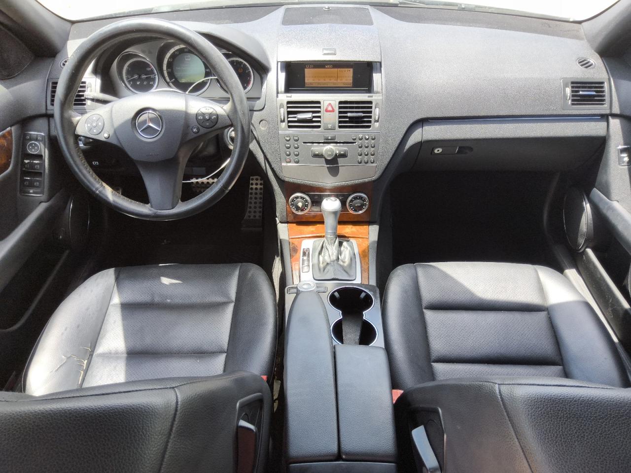 2010 Mercedes-benz C 300 Черный vin: WDDGF5EB0AR100641 Damage: Left Front Seat Cushion, Worn, Replacement Required